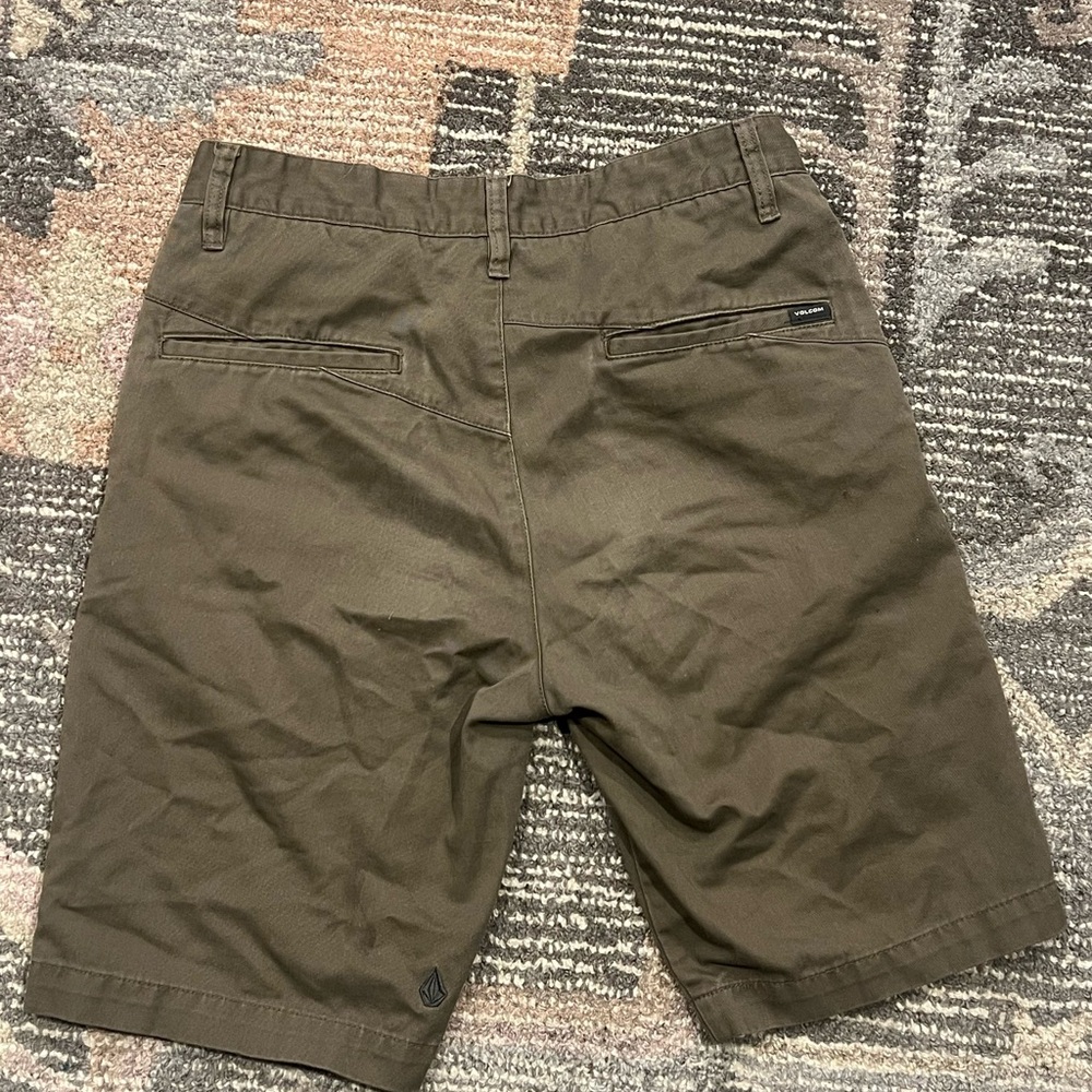 Volcom- Shorts - Picture 3 of 5